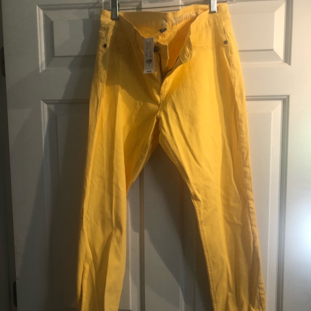 New York and company yellow ankle leggings.  NWT